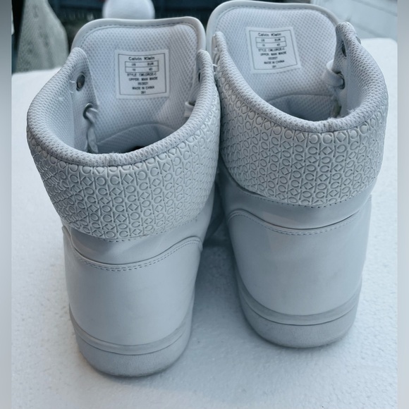 CALVIN KLEIN WHITE SHOES FOR MEN’S SIZES 10 SNEAKER PRE-OWNED - Picture 5 of 6